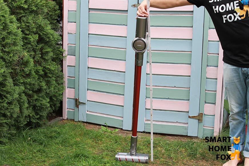 The size of the Dreame V11 in the test